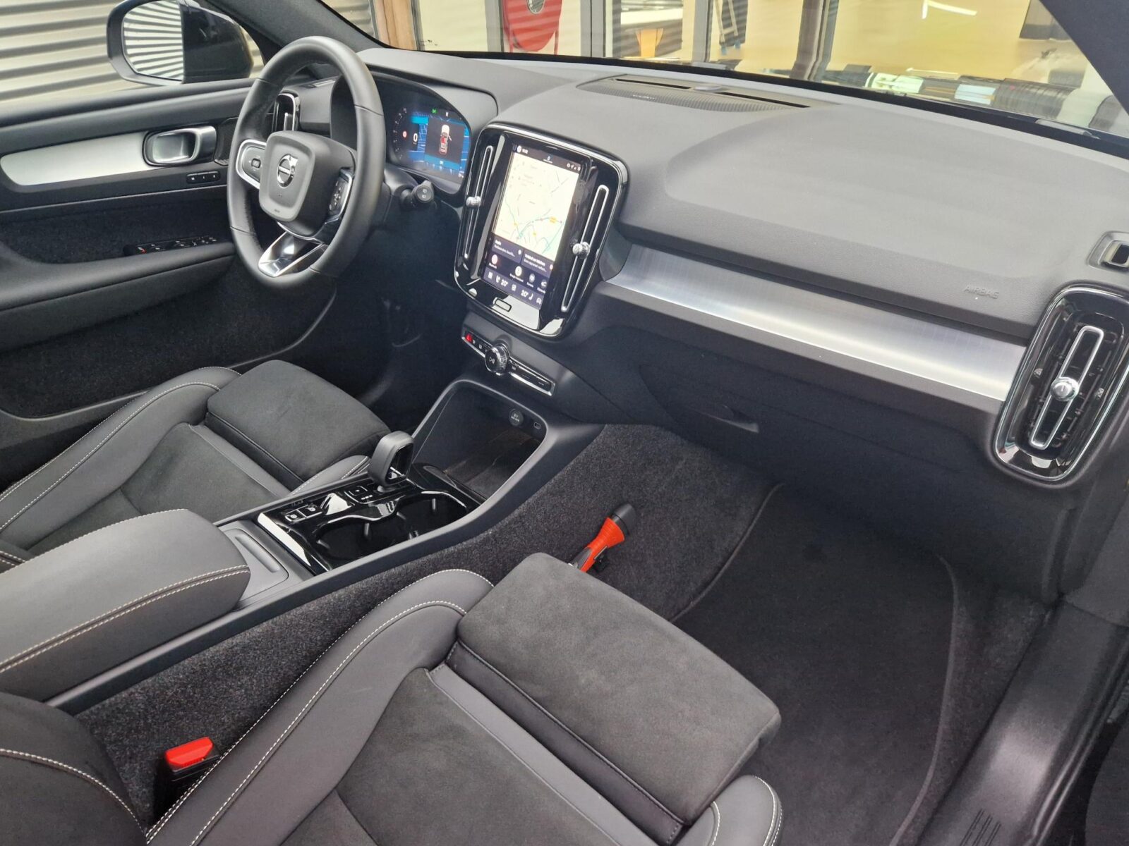 Volvo XC40 - Foto 12