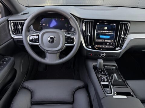 Volvo V60 2.0 T6 Plug-in hybrid AWD Plus Dark