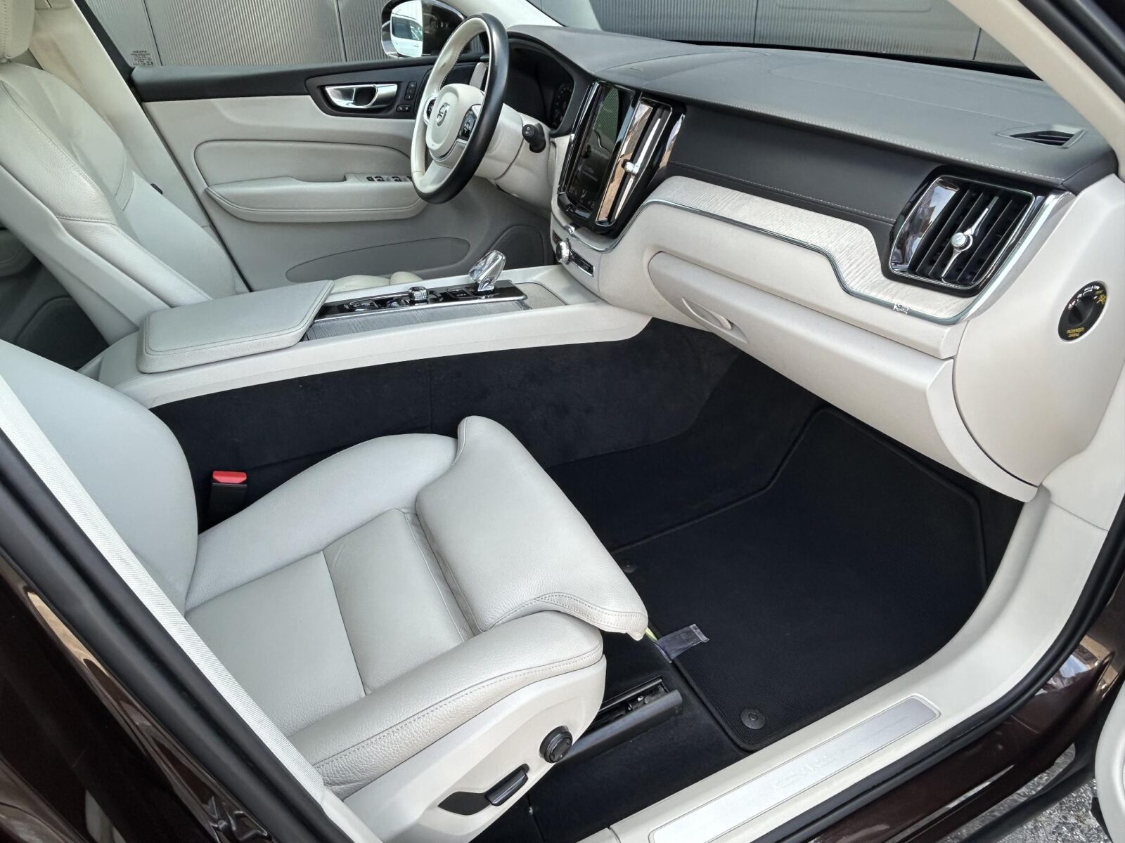 Volvo XC60 - Foto 17