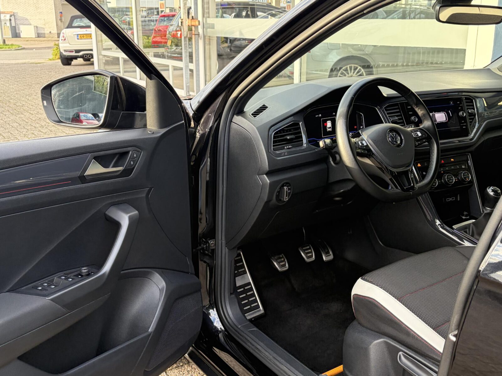 Volkswagen T-Roc - Foto 10