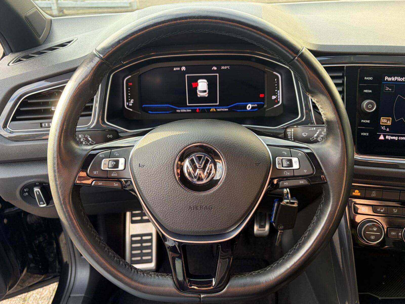 Volkswagen T-Roc - Foto 16