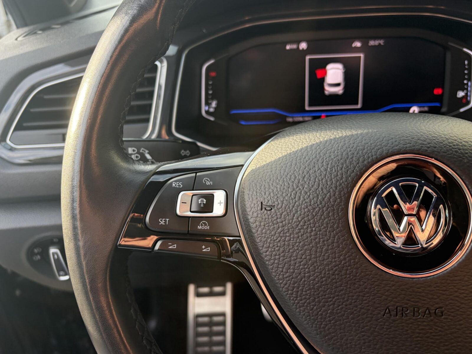 Volkswagen T-Roc - Foto 17