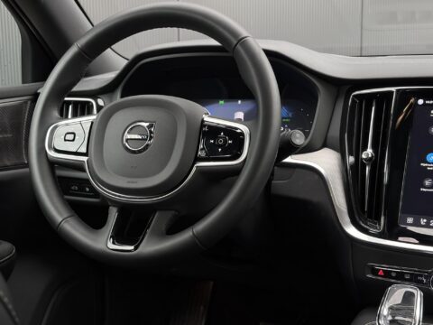 Volvo V60 2.0 T6 Plug-in hybrid AWD Plus Dark