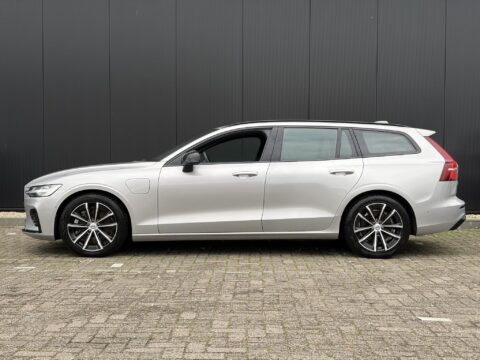 Volvo V60 2.0 T6 Plug-in hybrid AWD Plus Dark