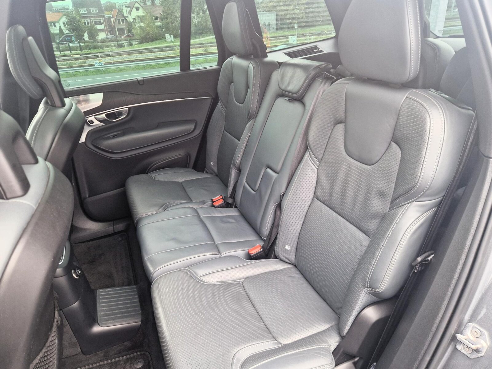 Volvo XC90 - Foto 25