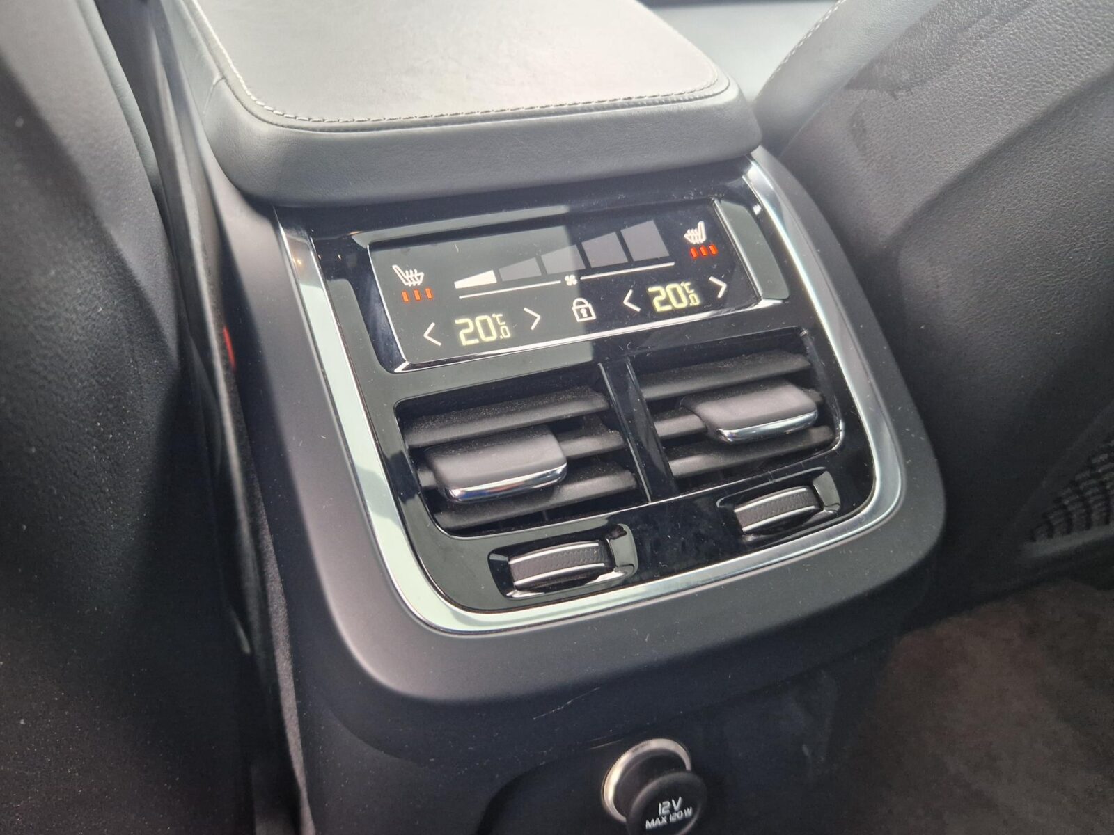 Volvo XC90 - Foto 27