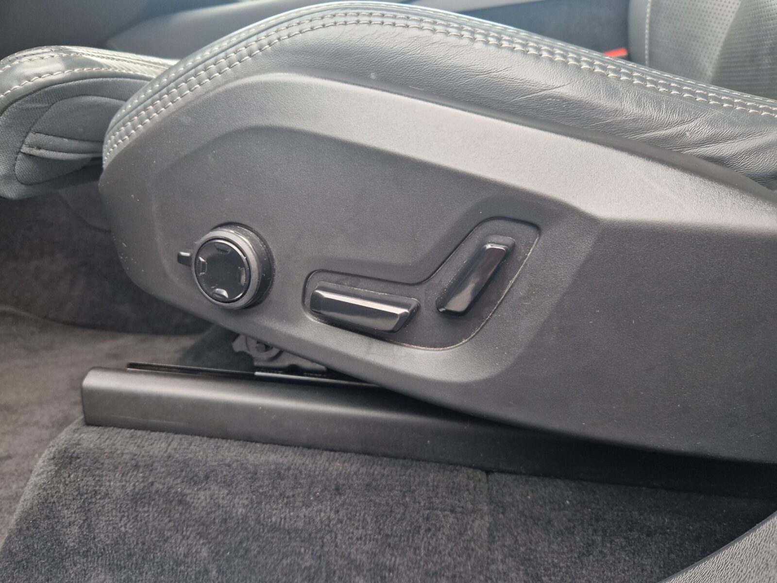 Volvo XC90 - Foto 35