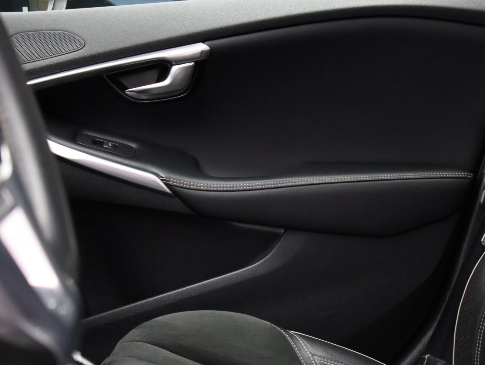 Volvo V40 - Foto 17