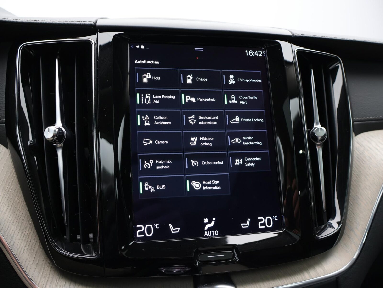 Volvo XC60 - Foto 20