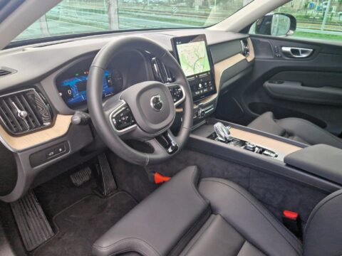 Volvo XC60 2.0 T6 Plug-in hybrid AWD Plus Dark