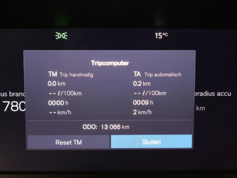 Volvo V60 2.0 T8 Plug-in hybrid AWD Plus Dark