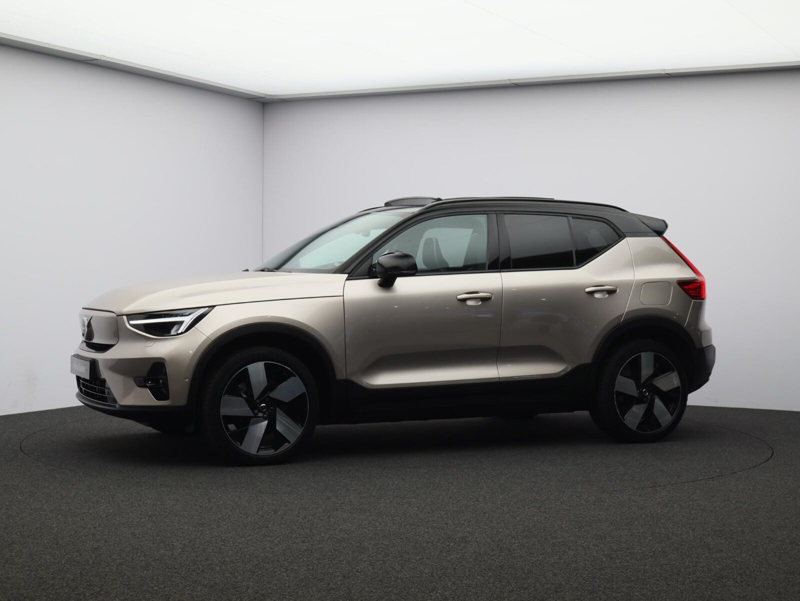 Volvo XC40 - Foto 22