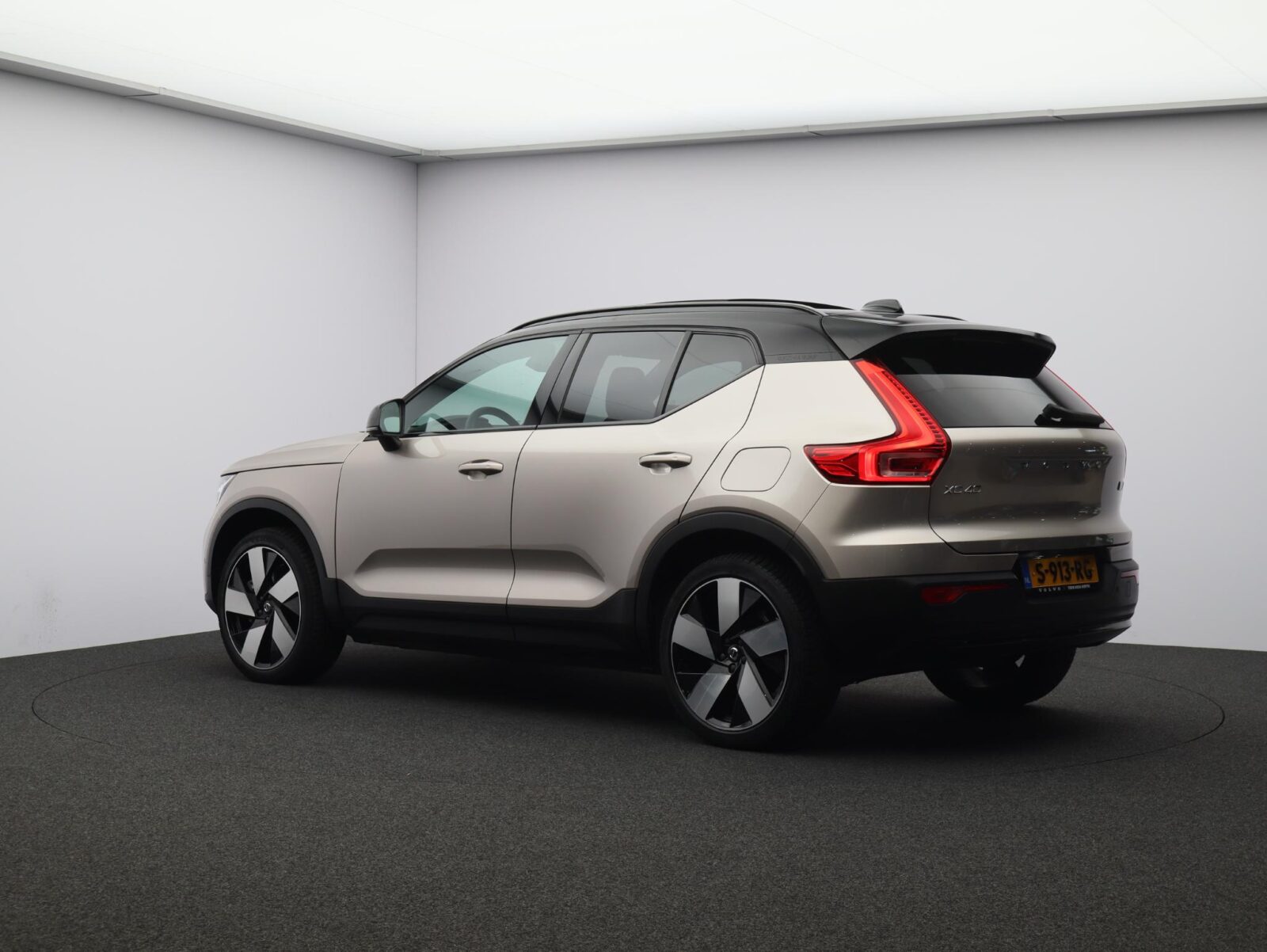 Volvo XC40 - Foto 24