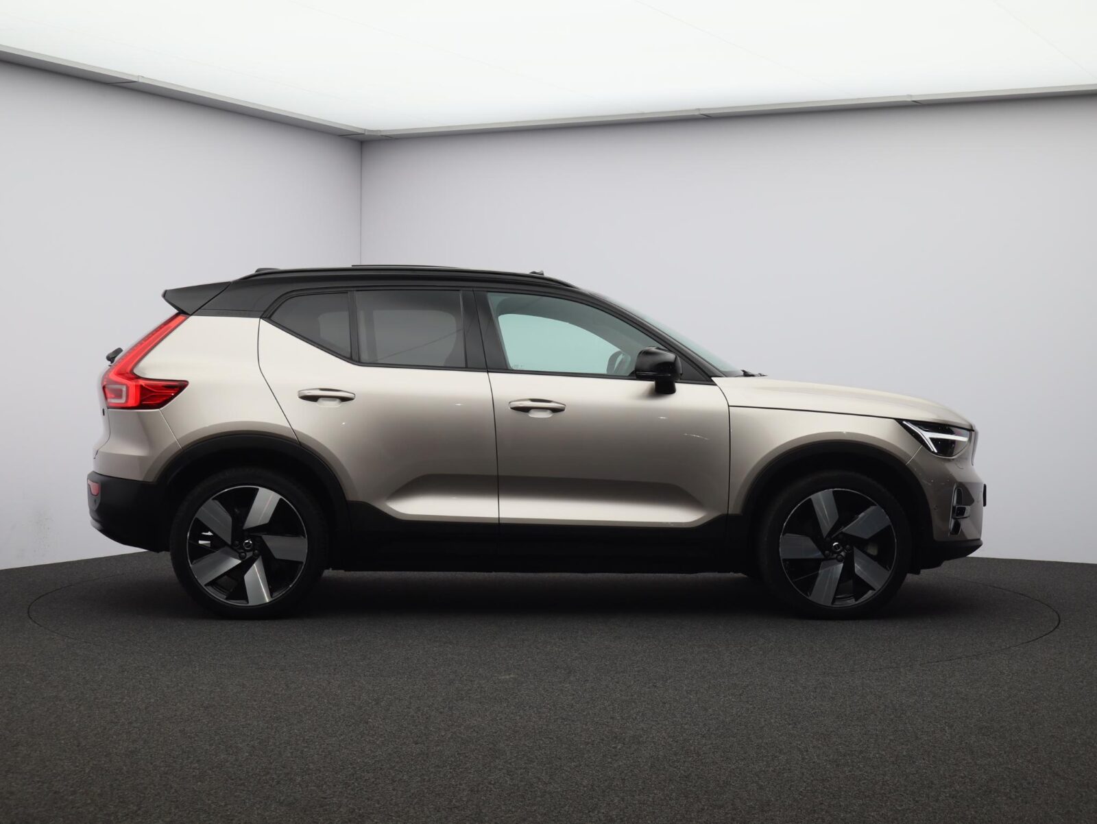 Volvo XC40 - Foto 6