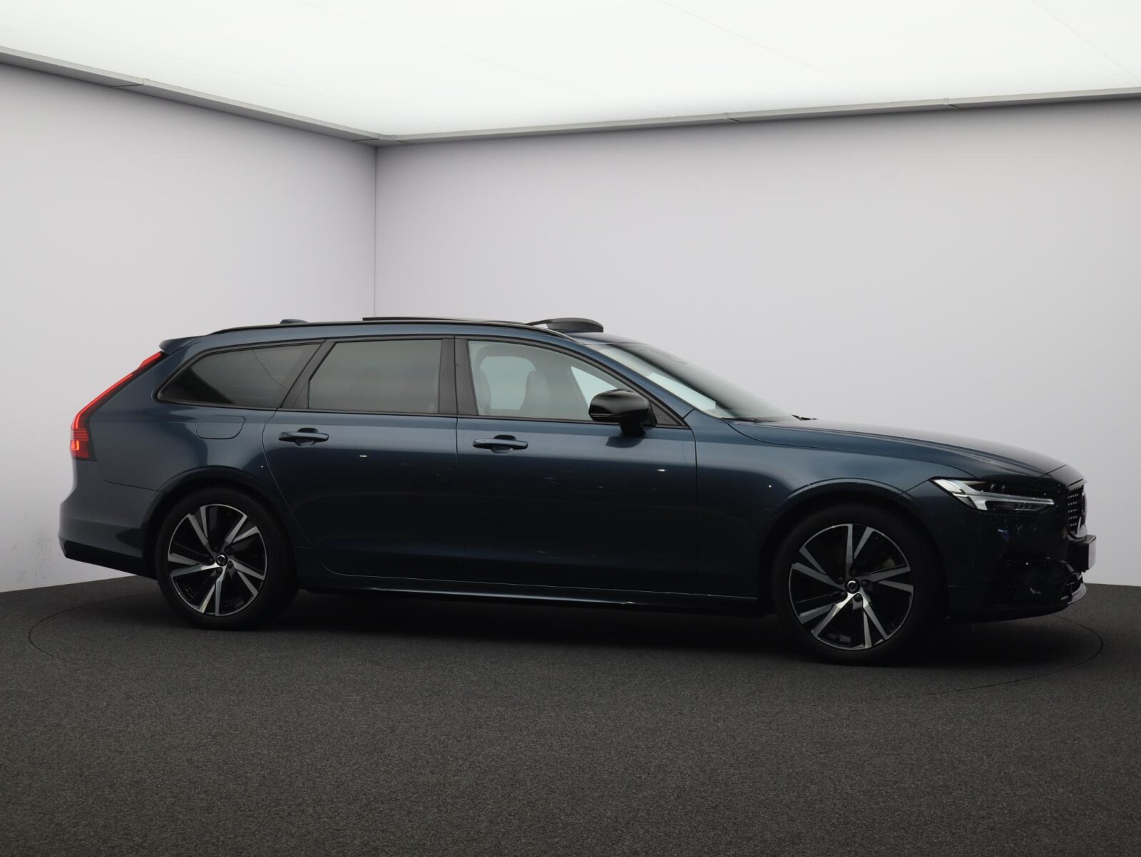 Volvo V90 - Foto 32