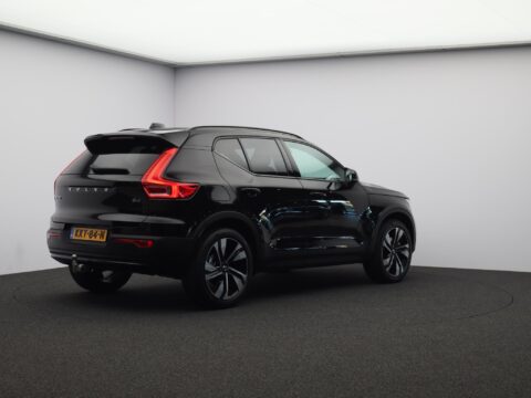 Volvo XC40 2.0 B4 Plus Dark