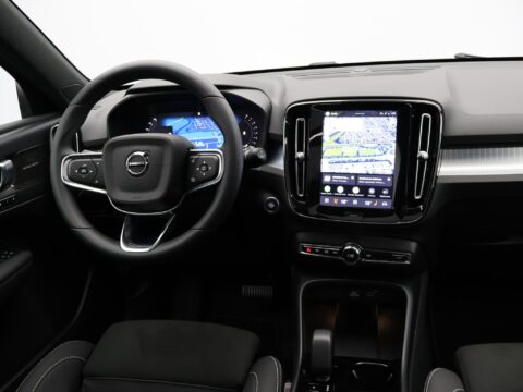 Volvo XC40 2.0 B4 Plus Dark