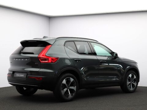 Volvo XC40 2.0 B4 Plus Dark