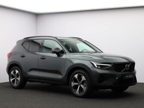 Volvo XC40 2.0 B4 Plus Dark