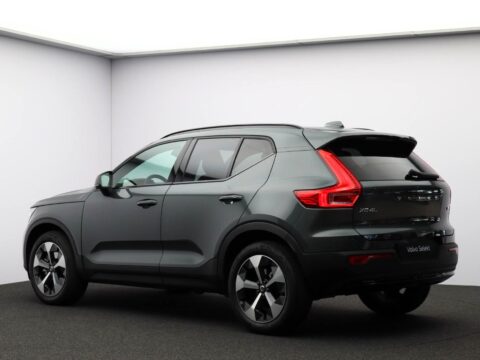 Volvo XC40 2.0 B4 Plus Dark