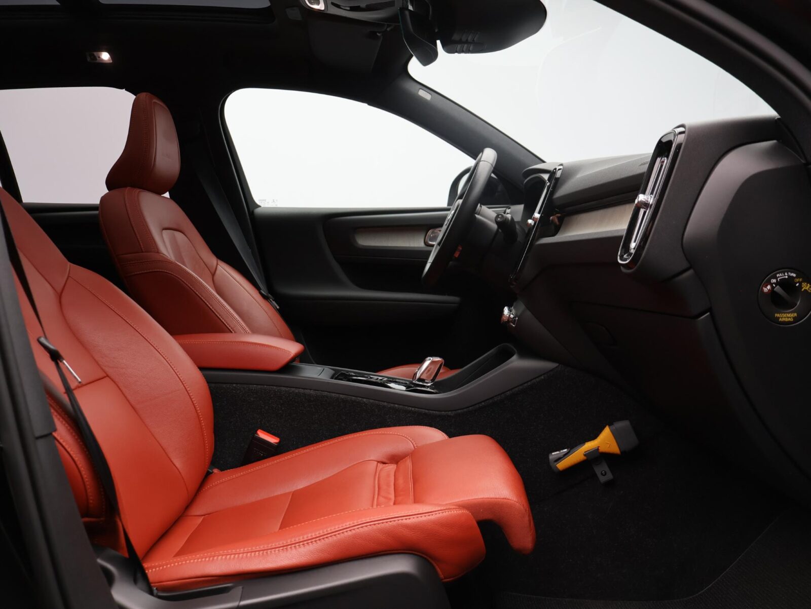 Volvo XC40 - Foto 10