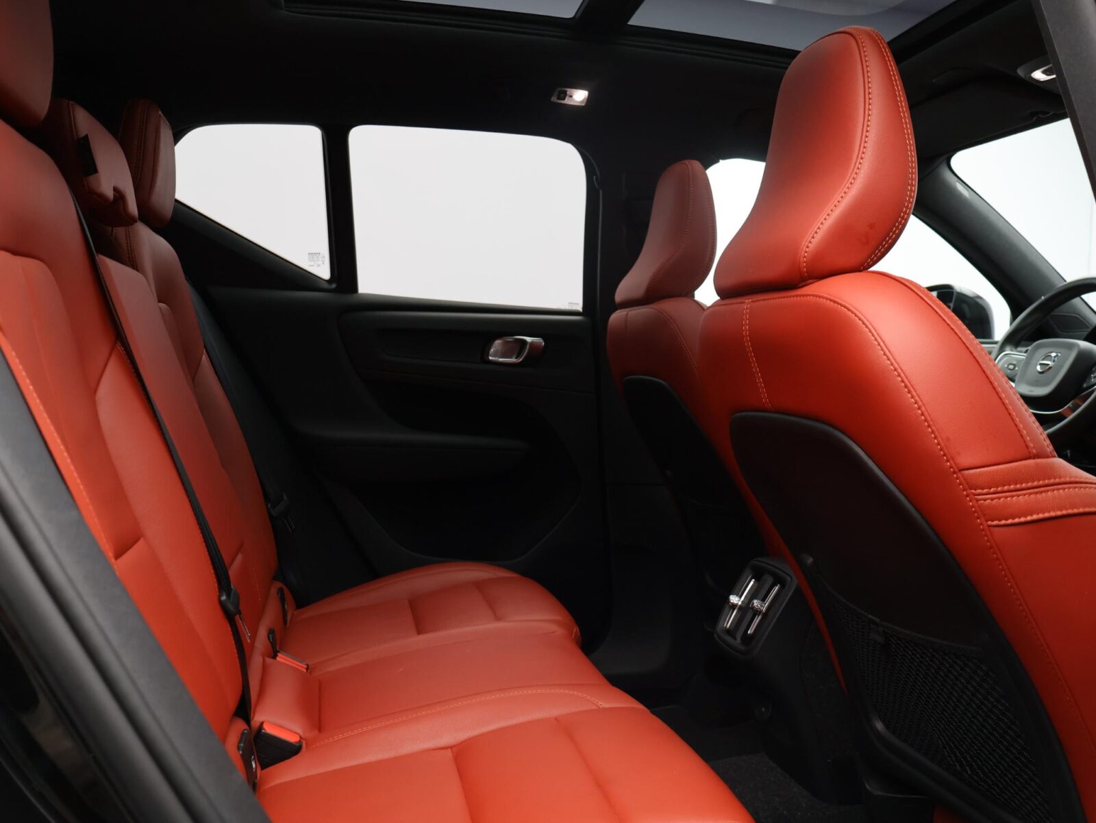 Volvo XC40 - Foto 11